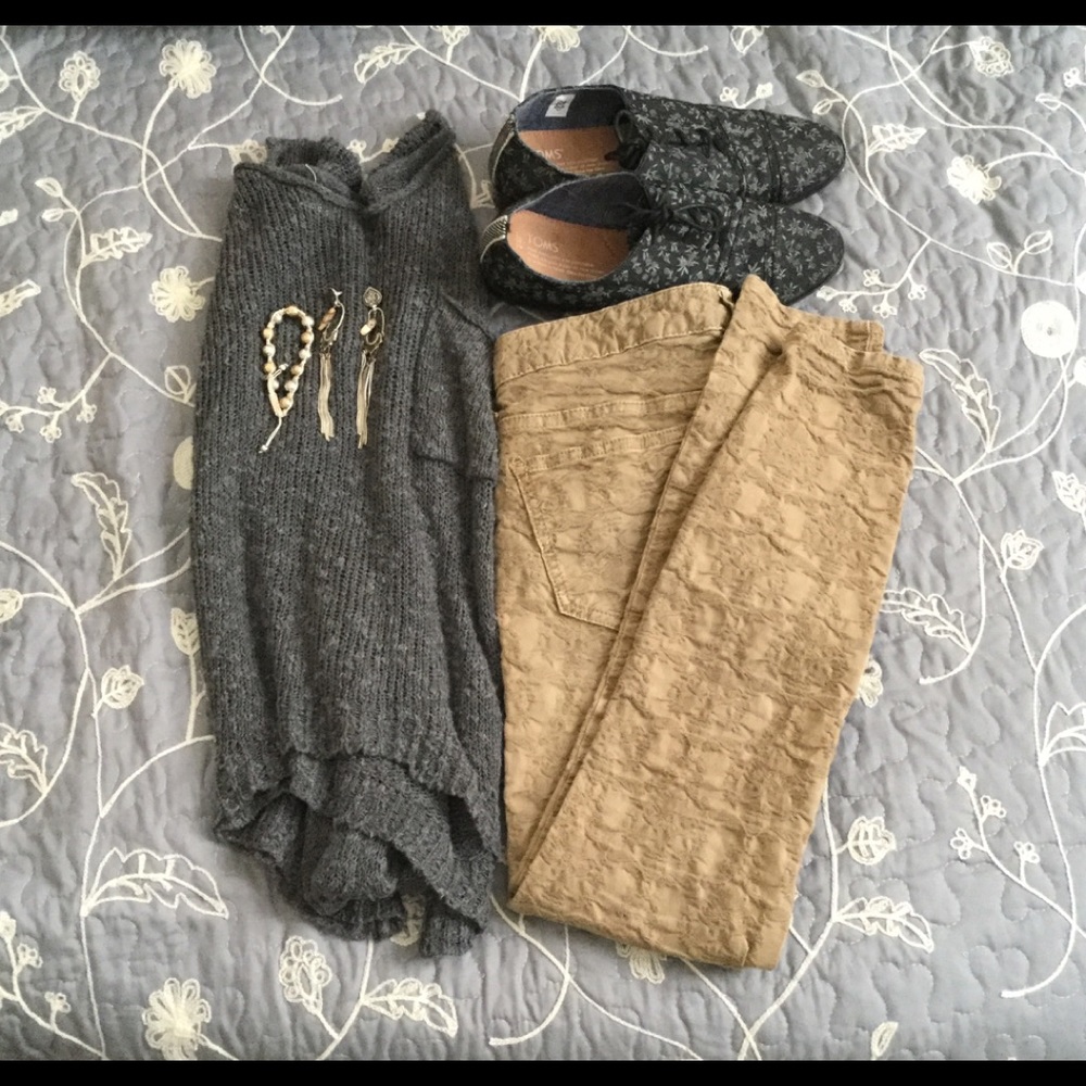 Hollister dark grey knit sweater